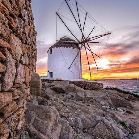 Windmills House In Mykonos Town